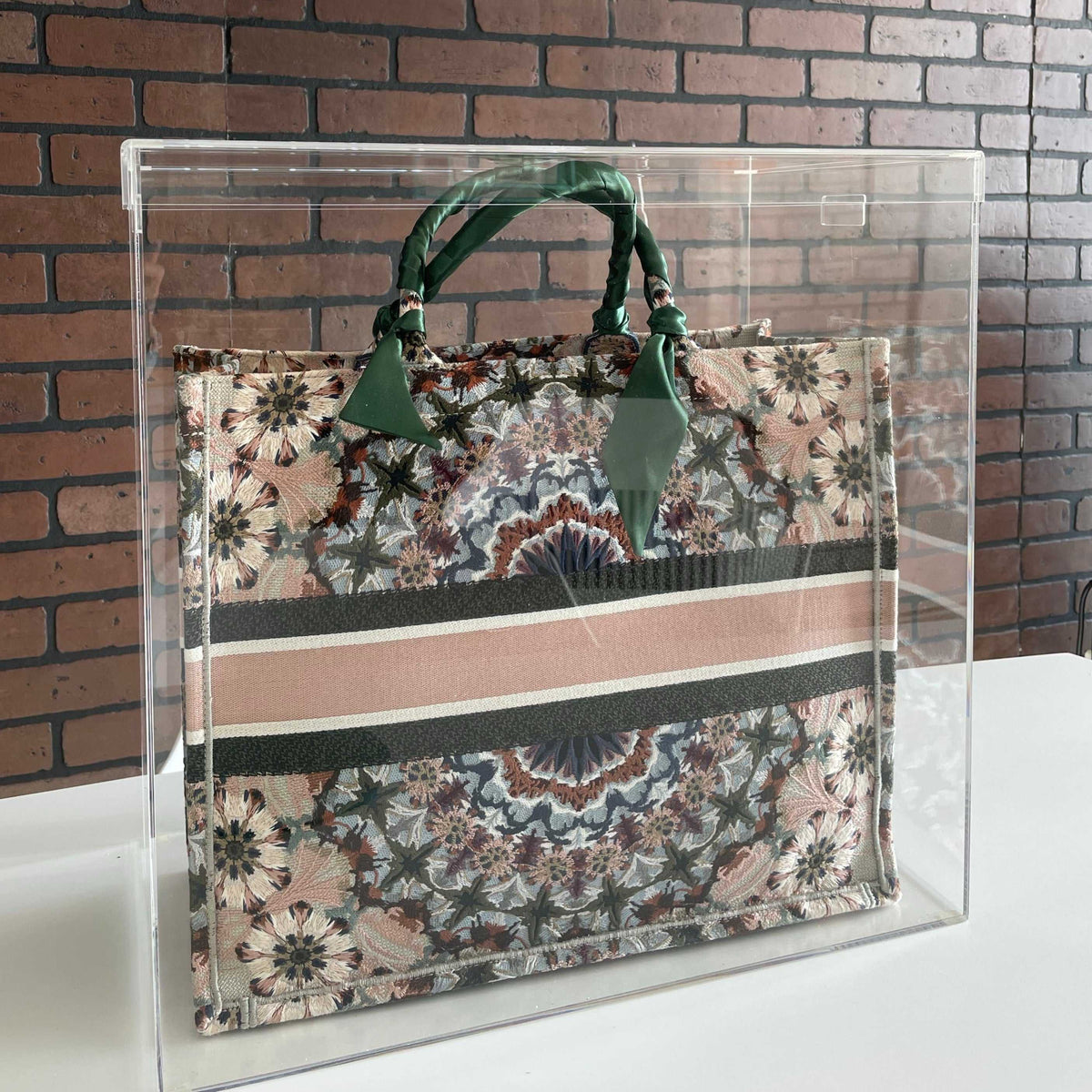 B 4.0 Display Case – Luxury Bag Display