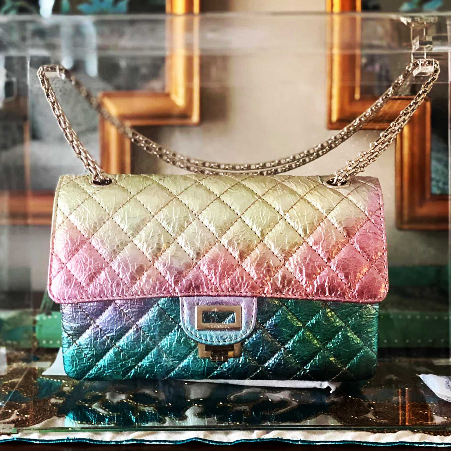 Products – Luxury Bag Display